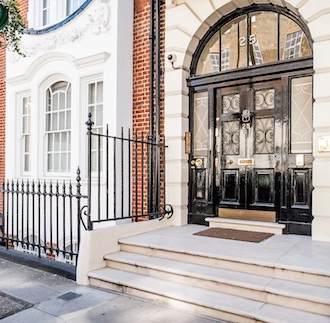 Labiaplasty London -Front of Clinic 